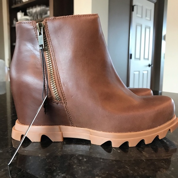 New Sorel Joan of Arctic Wedge III Zip Bootie, Brown Waterproof Leather Boots - Picture 5 of 16